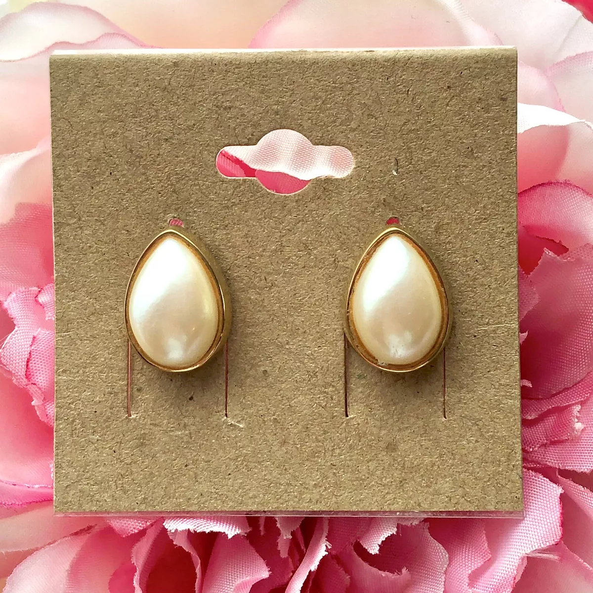 Teardrop - Pearl and Gold Earrings