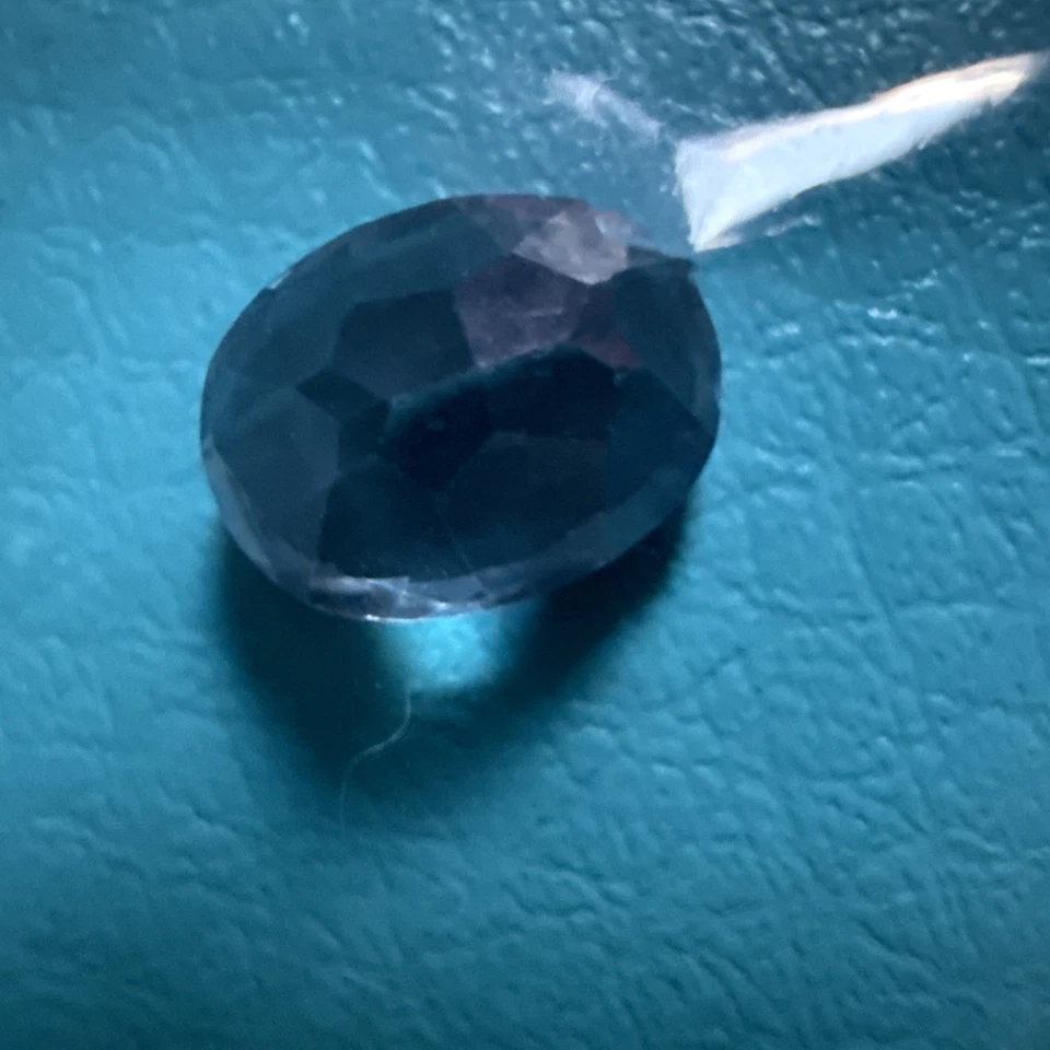 Piedra preciosa suelta de iolita de 3 quilates corte ovalado facetado Foto 3 de 3