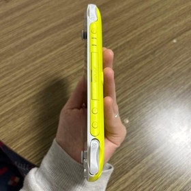 PS Vita PCH-2000 Lime Green White Excellent