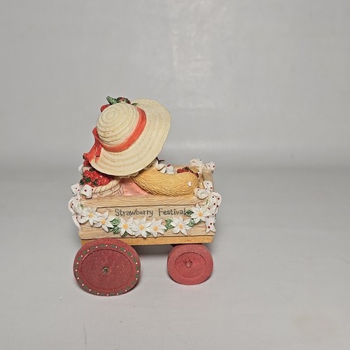 Cherished Teddies 202991 Diane I Picked The Beary Best For You" Strawberry Wagon - Imagen 6 de 12