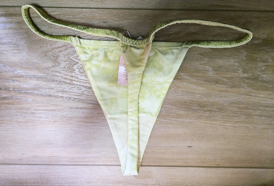 全新带标签 复古 2009 Victoria's Secret 压花缎面丁字裤内裤蝴蝶结 M — 第 2/3 张图片