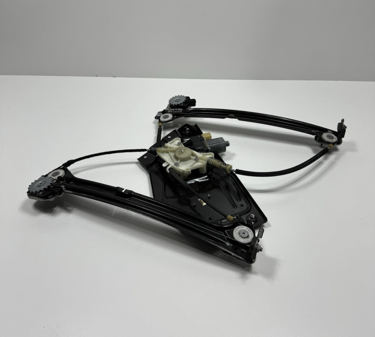 ✅14-22 Maserati Ghibli M157 Front Right Side Window Regulator W Motor OEM