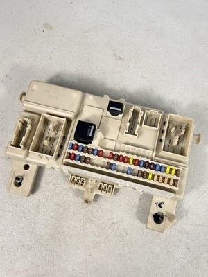 2008-2013 Volvo S40 CEM BCM Fuse Box Module 31268178 OEM