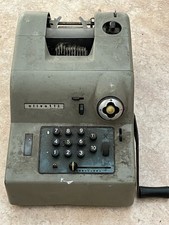 Rara calcolatrice meccanica italiana OLIVETTI Summa 15 non funzionante restauro puntello