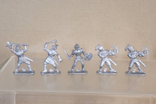 TIMPO BRITAINS SWOPPETS MOUNTED CRUSADER KNIGHTS & SOLDIERS ATTACKING om - Picture 6 of 23