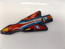 VINTAGE TIN TOY LITHOGRAPHED ROCKET WHISTLE  ! FOUND WITH CRACKER JACK ITEMS ?