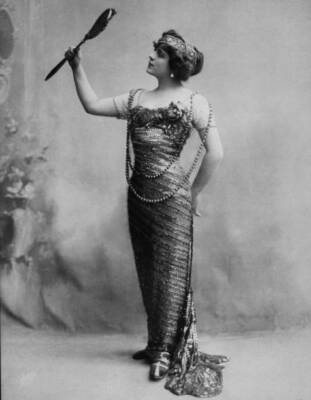 Silent Film Actress Valeska Suratt Glancing Reflection Through A H- Old Photo