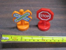 V-tech GoGo Smart Wheels Replacement Parts Stop Sign Railroad Crossing Sign Toy