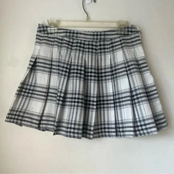 Black and white clearance plaid skirt forever 21