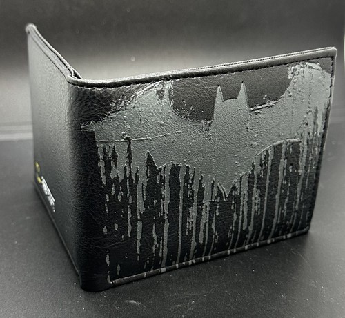 Batman Drip 4-Card ID Bi-Fold Black & Gray Zip Coin Wallet Brand NEW! - Picture 2 of 6