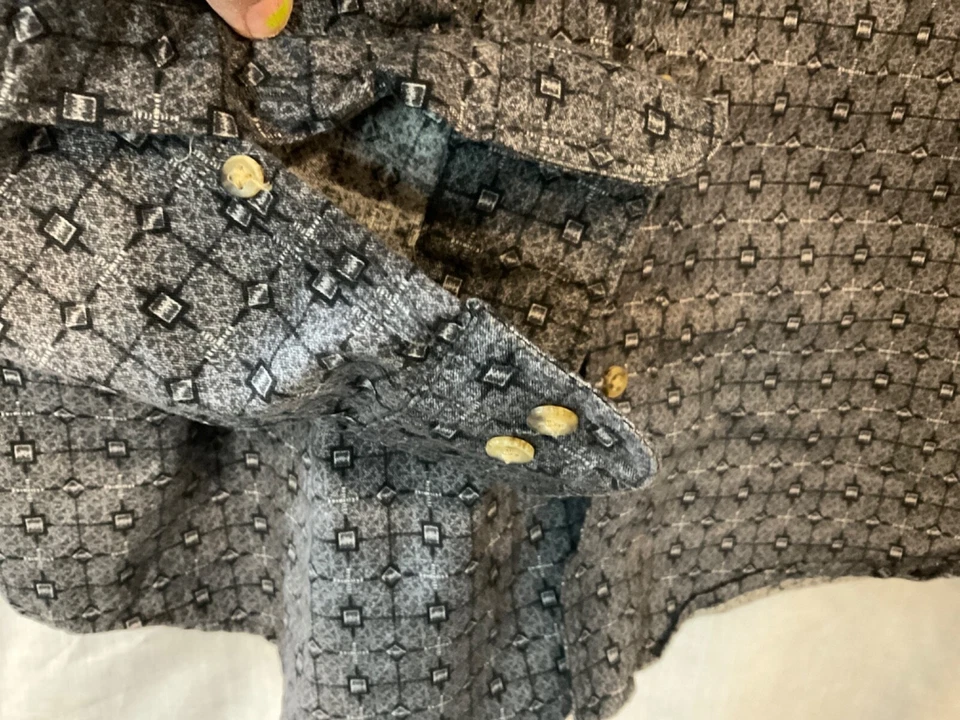 Camisa Catalina Hombre XL Manga Larga Cuello Abotonado, Algodón Gris y Negro Foto 4 de 4