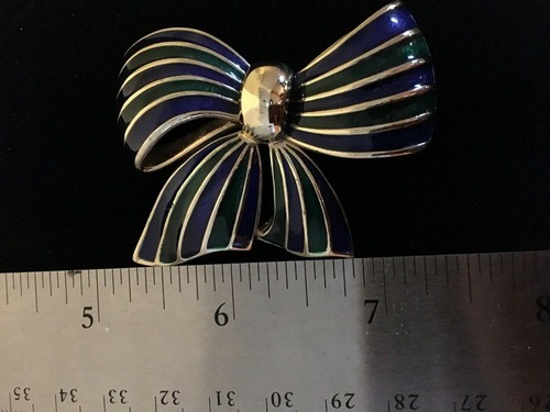 Vintage Goldtone Blue and Green Enameled Bow Pinback Brooch - Picture 4 of 4