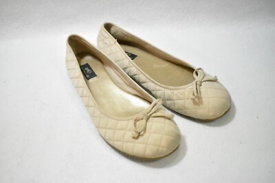 So Wear  It  Declare It Shoes Flats Beige Size 7 Women's  