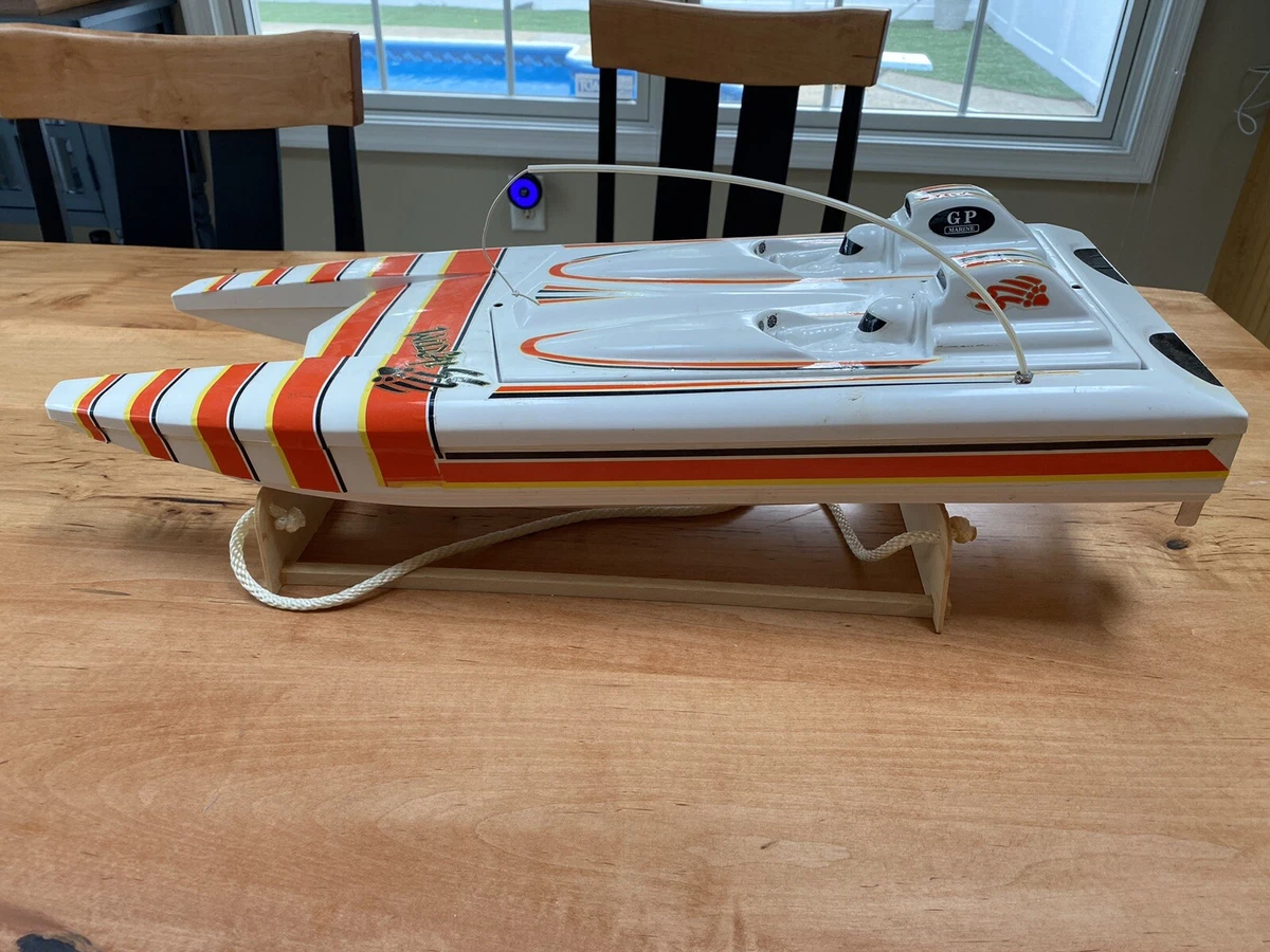 Wildcat hotsell rc boat