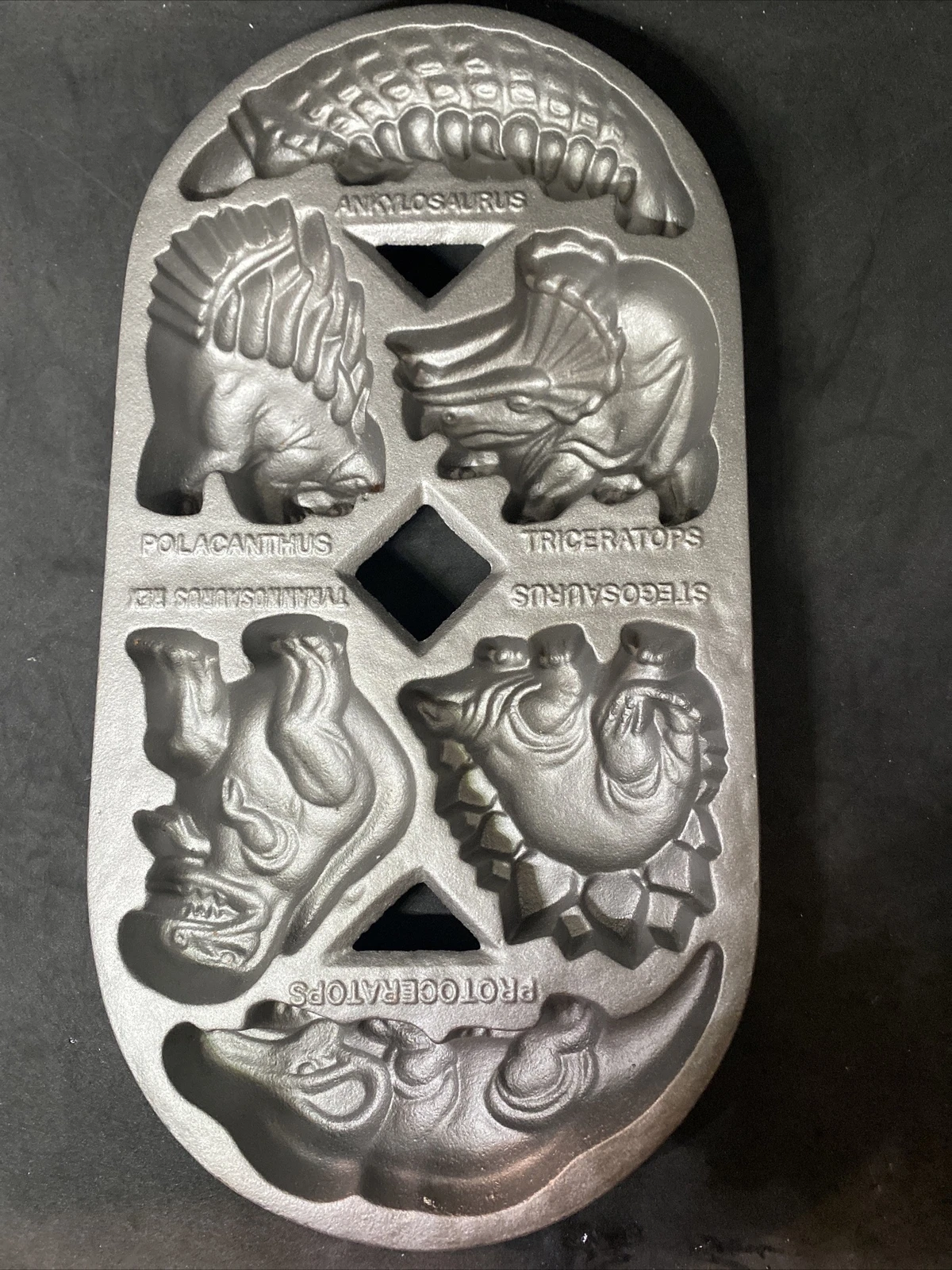 John Wright Cast Iron Dinosaur Cake Baking Pan Muffin Mold Vtg 1986 Pan Made USA