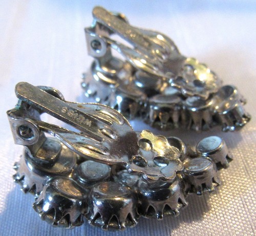 Funkelnde Vintage signierte Weiss klare Strass-Clip-Ohrringe - Bild 5 von 6
