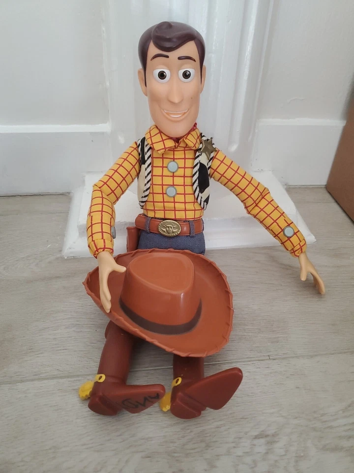 Boneca Vintage Disney Pixar Thinkway Toy Story Woody Jessie Puxar Cordas 15” Funciona - Imagem 4 de 4