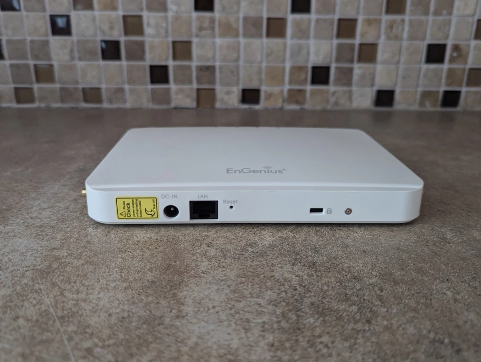 ENGENIUS WIRELESS AC 1750 INDOOR ACCESS POINT/BRIDGE ECB1750 W/ POWER CORD O2-60 - Image 4 of 4