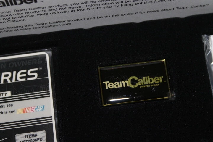 NASCAR 2001, 1/24 Team Caliber Series #97 Kurt Busch "100 Years of Ford Racing" - Imagem 4 de 4