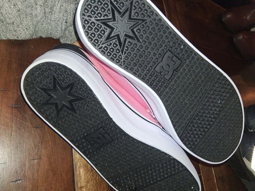 DC Shoes Skate Sneakers Black/Pink With NatureTex Ultra Lining Size 9 - Picture 5 of 6