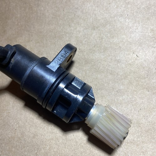 99-05 Mazda Miata OEM Speedo Speed Sensor 3.9 4.1 Yellow 21 Tooth M528-17-400A - Picture 6 of 8