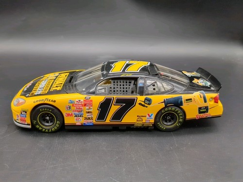 Team Caliber 1:24 Matt Kenseth 2000 #17 DEWALT 24V- OWNERS SERIES NASCAR Diecast