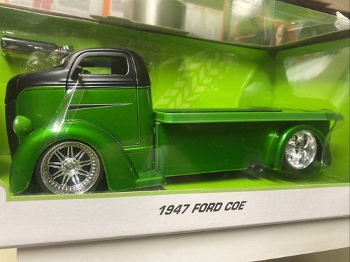 Jada Toys 1947 Ford COE Candy Green Toyo /w Upgraded Chrome Rims - Picture 3 of 14