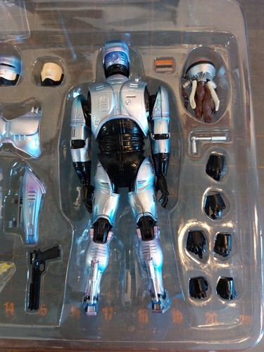 MAFEX Nº 074 RoboCop 2 Figura Medicom Toys USADO - Imagen 8 de 13