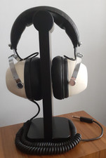 Wharfedale DD 1 Vintage Professional Series Headphones. Stand is not included.