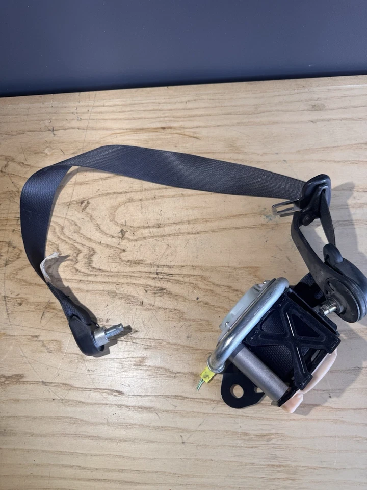 Cinturón de seguridad izquierdo Nissan 350Z 2003-2008 cupé OEM Foto 3 de 3