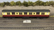Bachmann 34-375 OO Gauge 63' Thompson 2nd Corridor Crimson/Cream B.R.E1056E