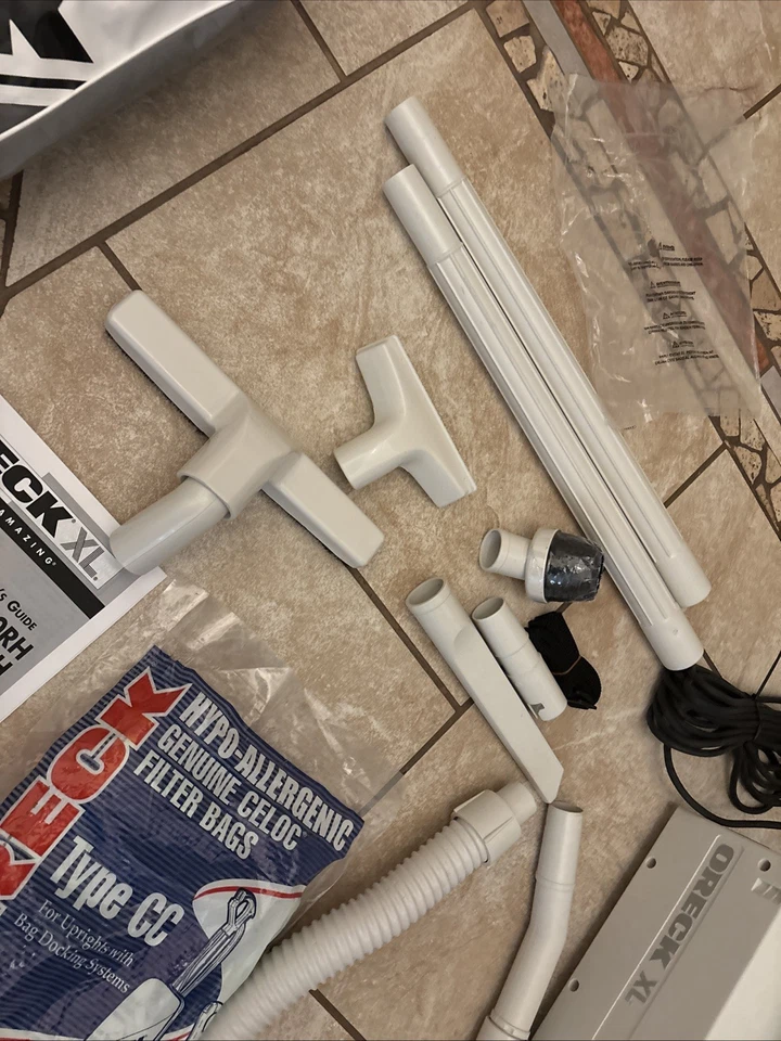 ORECK POWERFUL TWO CLEANER FLOOR CARE SYSTEM Vacuum U2520RH & Handheld BB-AWSQ - Image 4 of 4