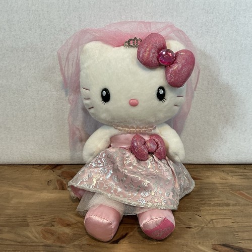 Hello Kitty Universal Studios Japan Princess Pink/Wedding 13" Plush Doll