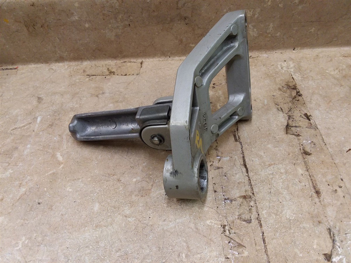 Kawasaki 600 ZX6 NINJA ZX600-E2 Right Rear Footpeg Bracket