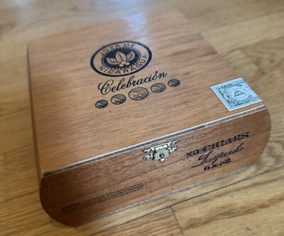 Handmade Empty Wood Cigar Box ~  JOYA DE NICARAGUA Celebracio'n  Torpedo