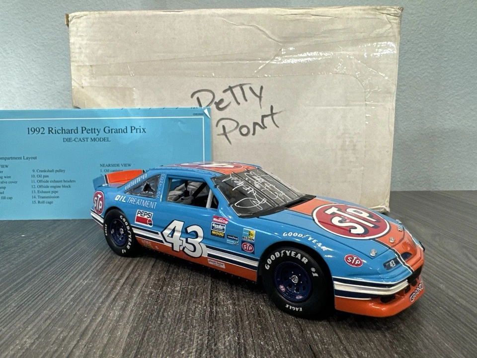 1992 Ричард Петти #43 STP подписанный 1:24 NASCAR Франклин новом как новый в коробке - Изображение 4 из 4