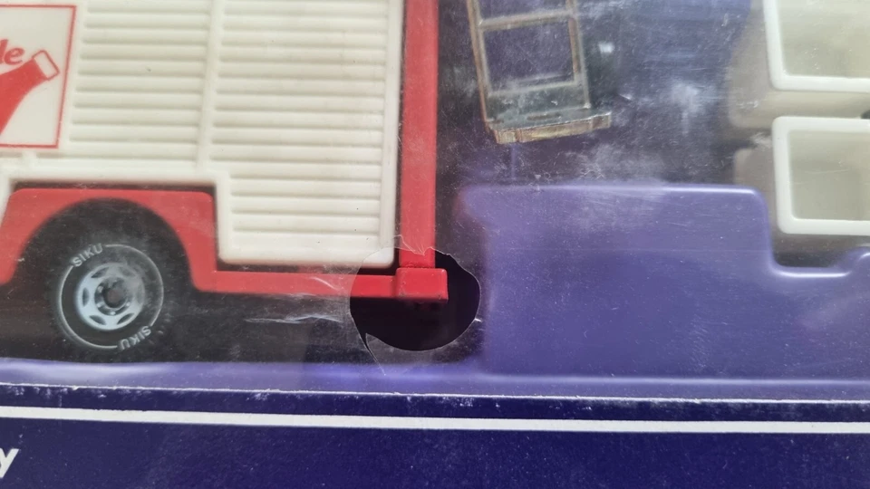 VINTAGE SIKU 1:55 FORD CARGO DELIVERY LORRY MODEL 2918 ORIGINAL BOX WEST GERMANY - Image 4 of 4