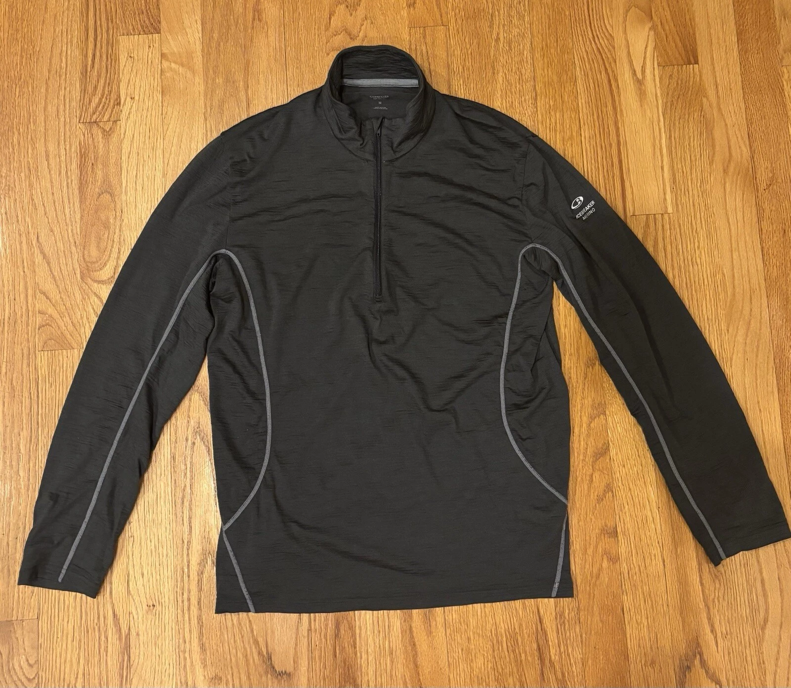 Icebreaker Men's Half-Zip base layer merino wool size medium Outdoors