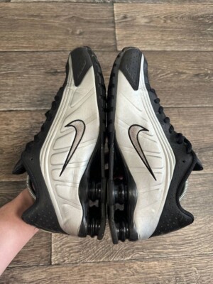 RARE Nike Shox R4 Black/ Metallic men sneakers 104265-045 