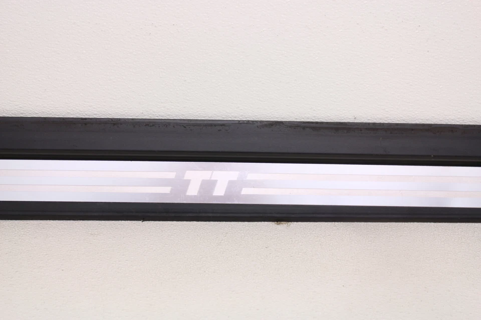 MK1 Audi TT Peitoril da Porta Esquerda Painel Acabamento Tampa Lateral do Motorista Fabricante de Equipamento Original 1999-2006 - Imagem 3 de 4