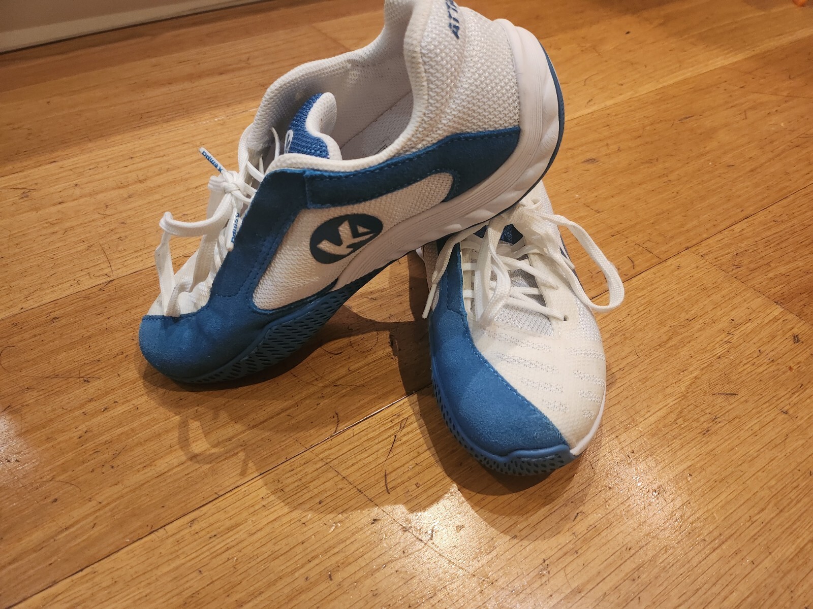 Kempa fencing shoes Size 4 eBay