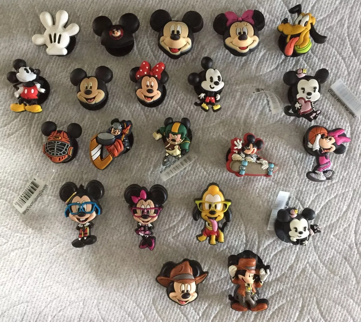 Mickey jibbitz discount