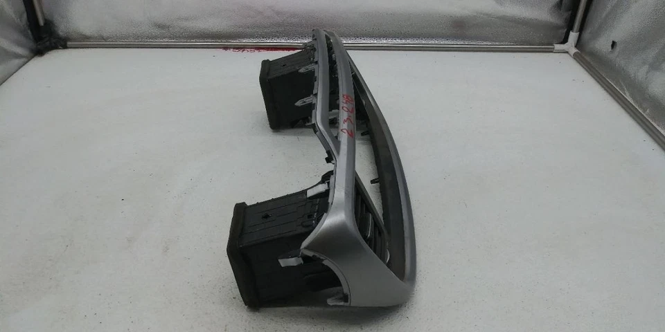 RADIO TABLERO HYUNDAI SONATA 18 19 BISEL CON REJILLAS DE VENTILACIÓN OEM 84740-C6200 Foto 4 de 4