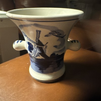 delft blue hand painted holland ikla cup 3-1/4'' x 3-1/4''