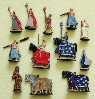 LOT Konvolut Sammlung Zinn Flachfiguren Winterhilfswerk ? WHW Pferde Ritter Alt