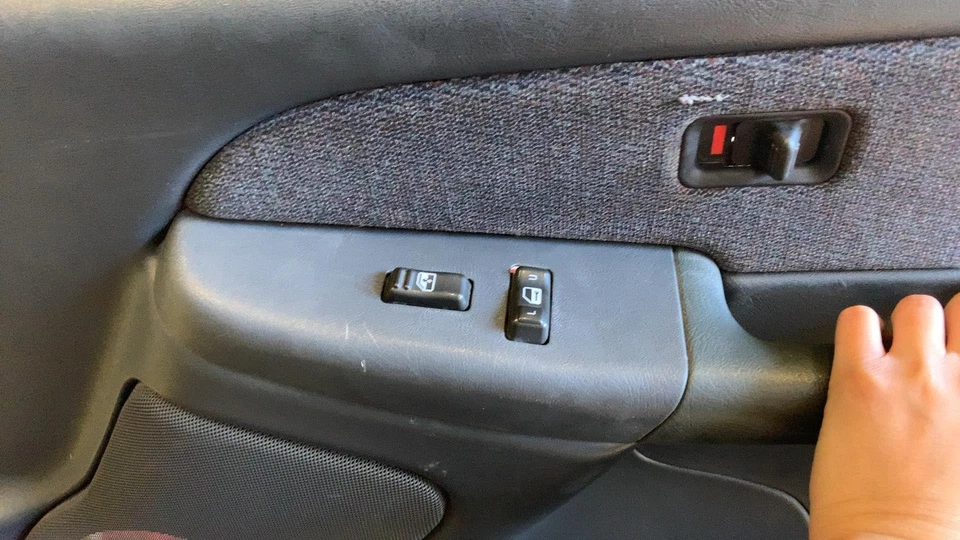 GMC Sierra 1500 Extended Cab SLE Front RH Passenger Door Trim Panel 99 00 01 02 Foto 3 de 4