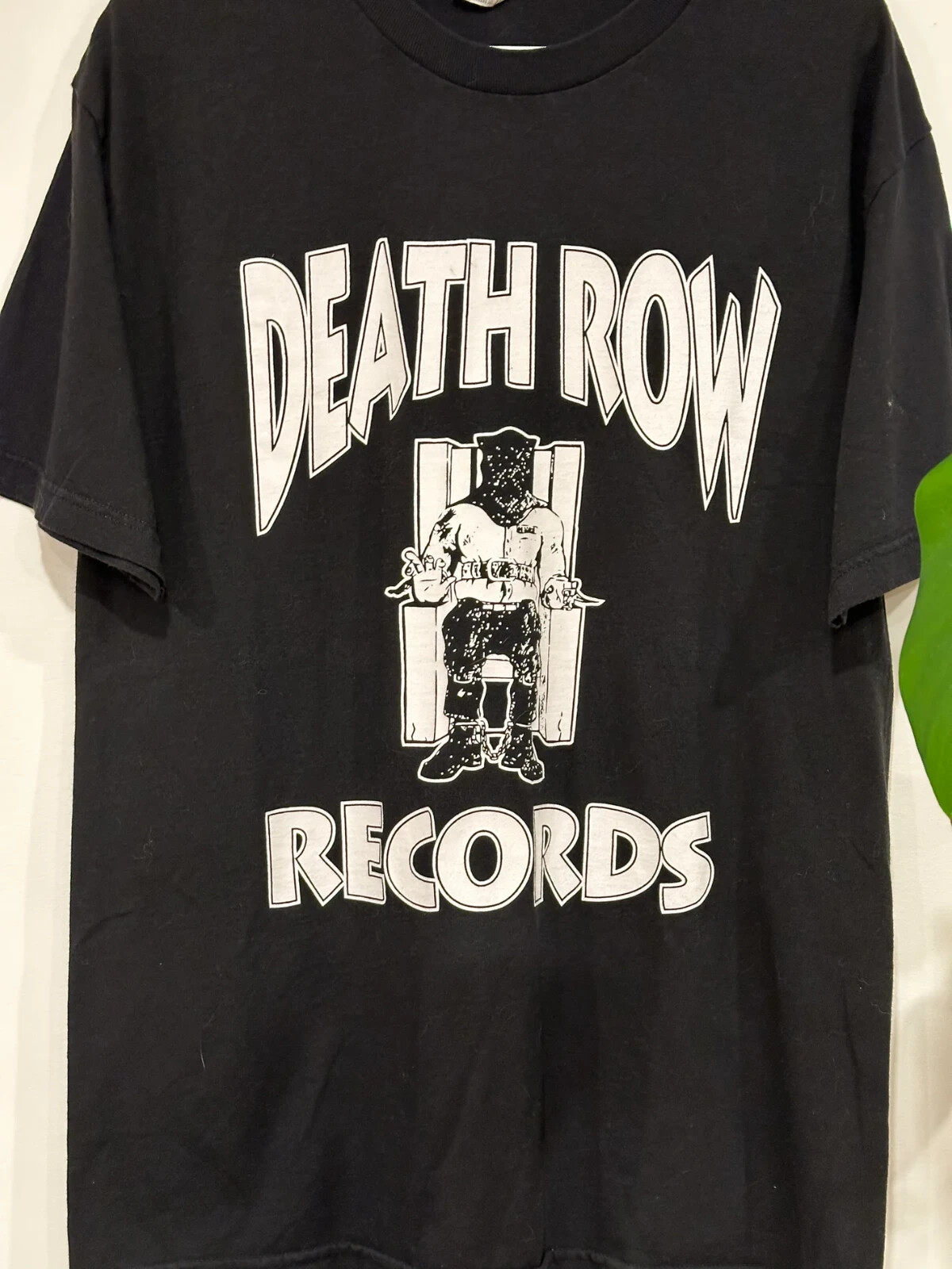 FILA T shirt con logo sedia elettrica Death Row Records