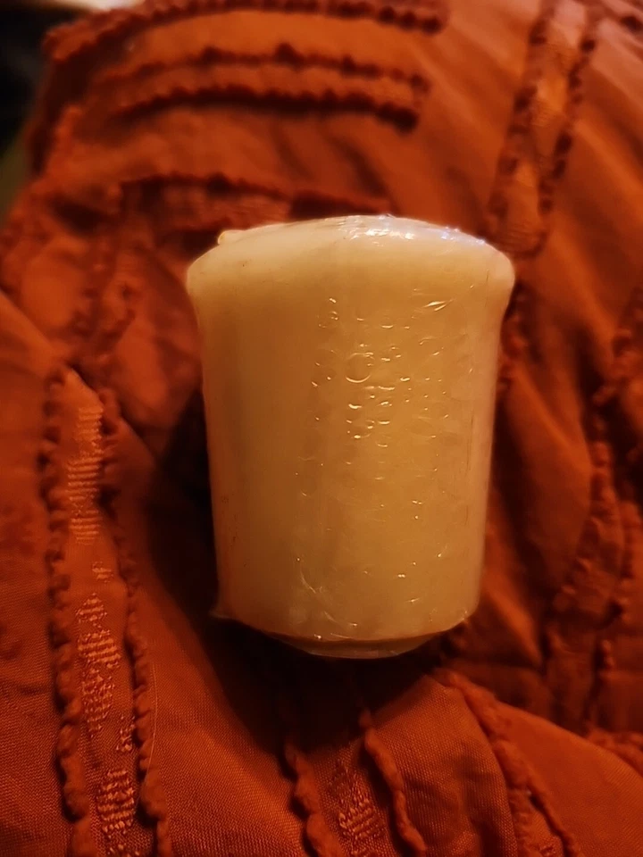 New & Sealed VTG Yankee Candle Original FRESH CUT ROSES Votive  - Image 2 of 3