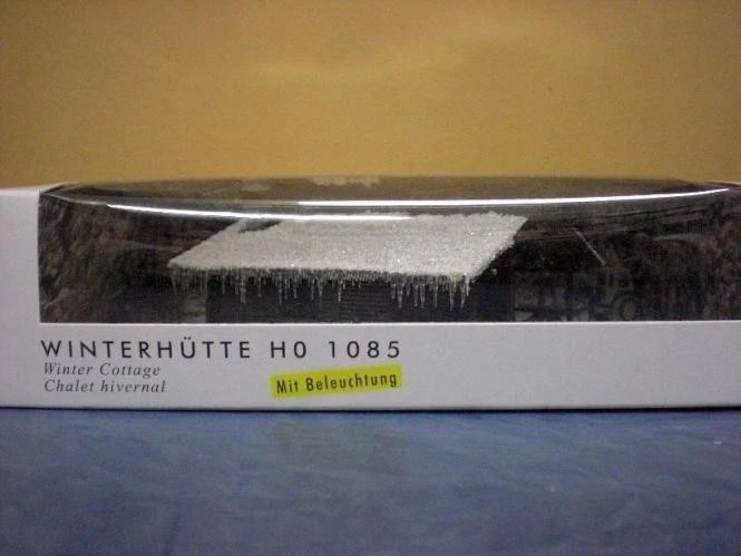 Busch Winterhütte mit Beleuchtung