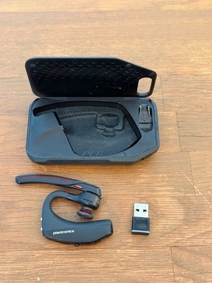 Plantronics Voyager 5200 Bluetooth Headset + Ladecase + USB Adapter BT600